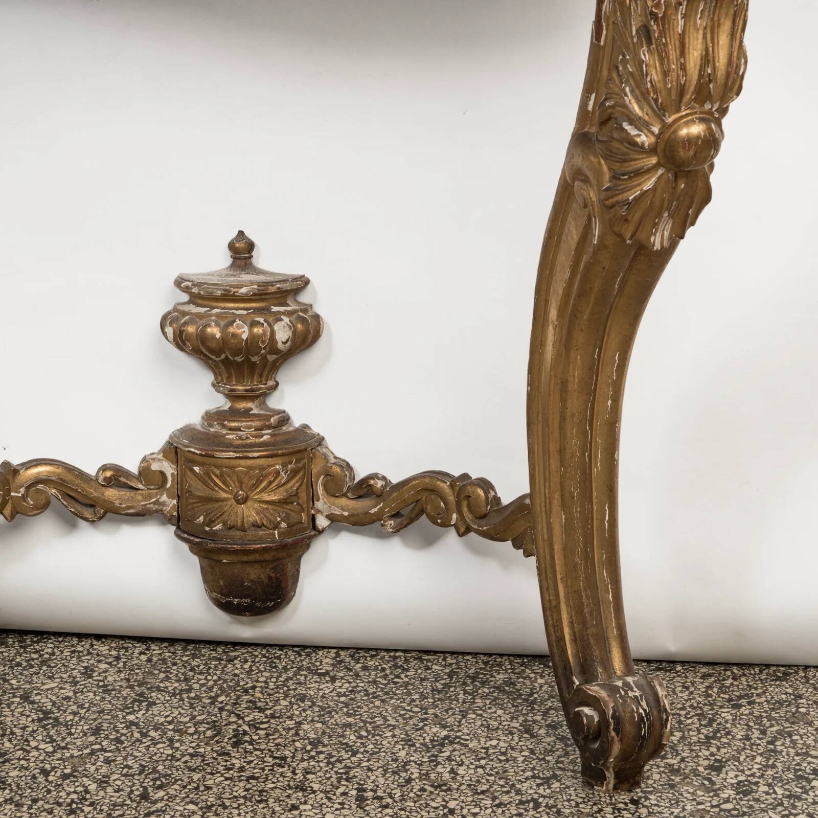 Console Louis XV en bois doré