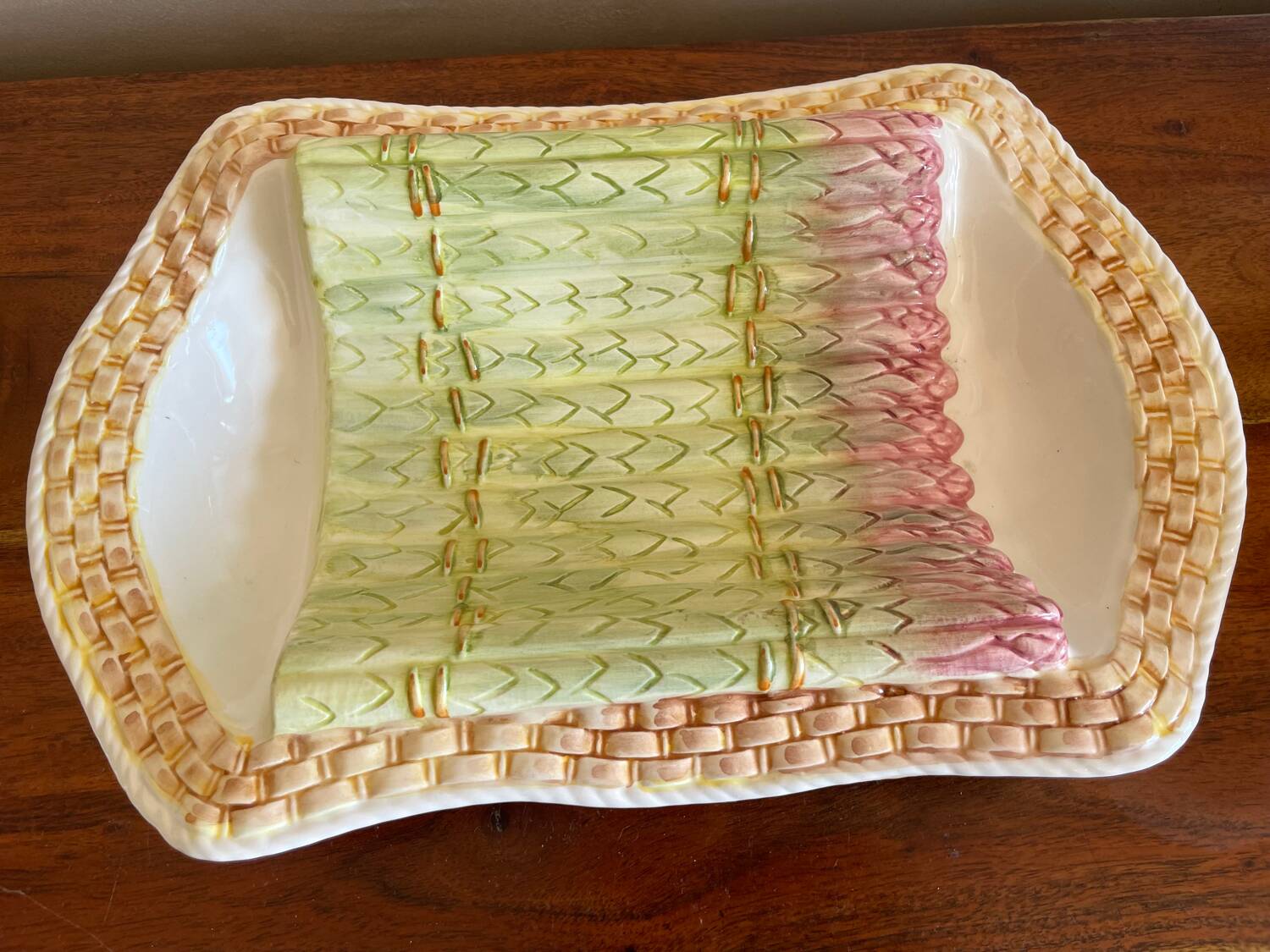 Asparagus barbotine dish