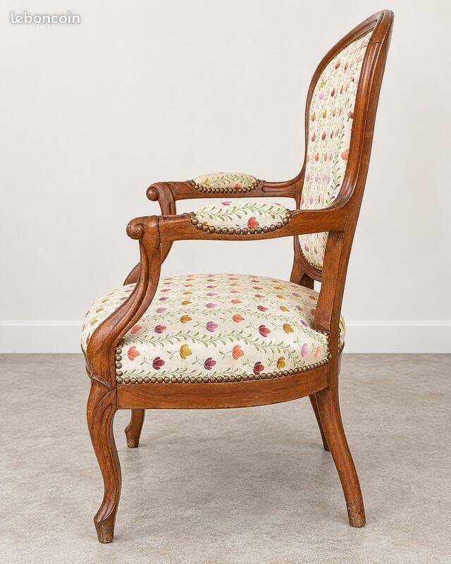 Antique wooden armchair – Louis XV style – floral fabric