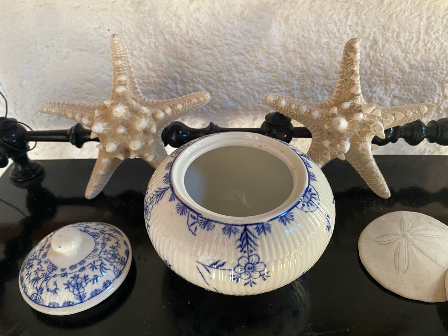 English sugar bowl in half-porcelain, antique.