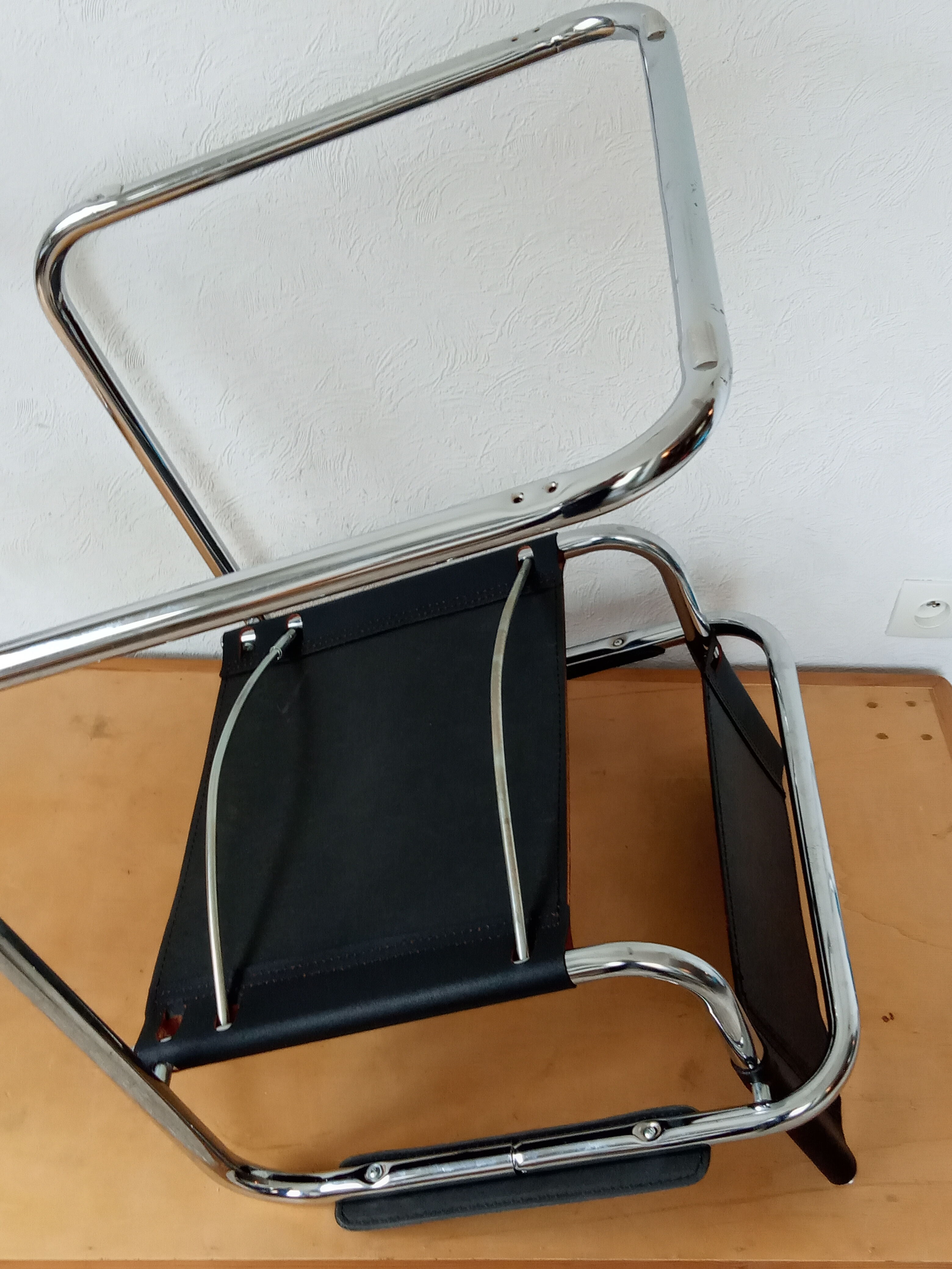 Leather and chrome armchair from the 70s/80s