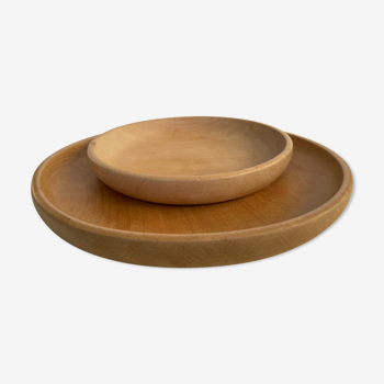 Pair of wooden dishes