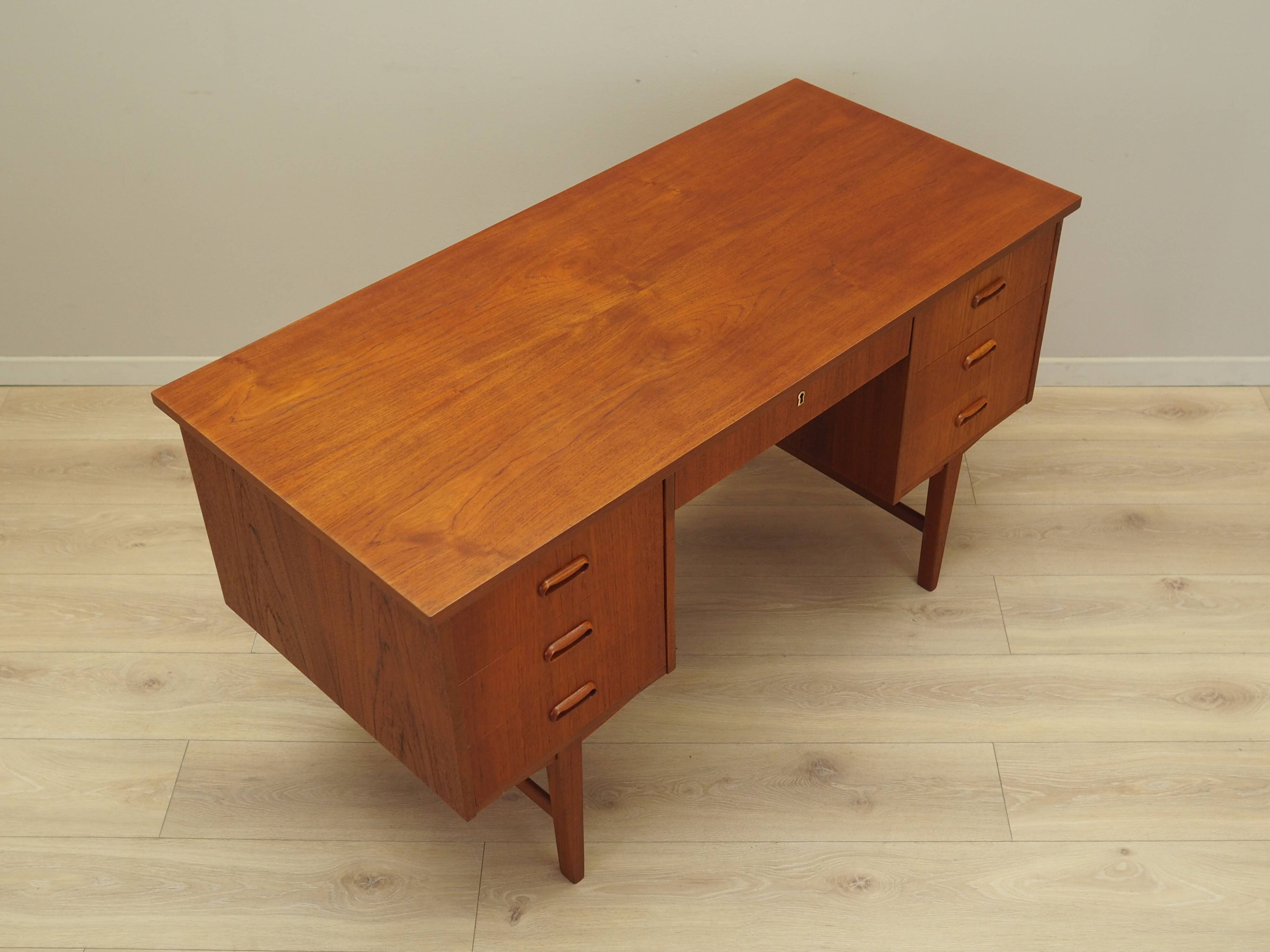 Bureau en teck, design danois, années 1970, production : Danemark