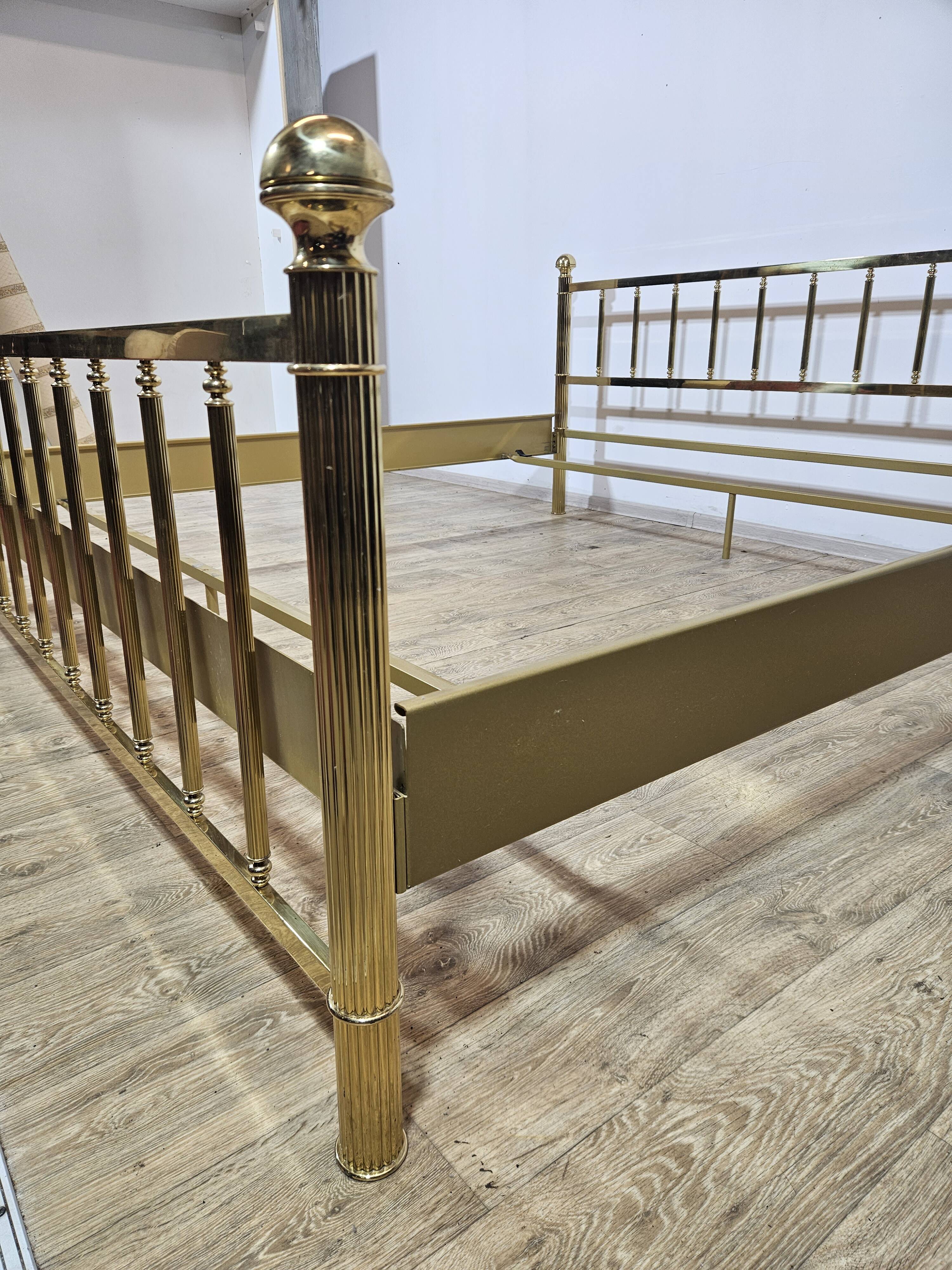 Luxurious Brass Bed Frame in Glamorous / Vintage Style