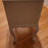 2 bedside tables