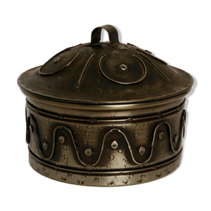 Pot couvercle en fer
