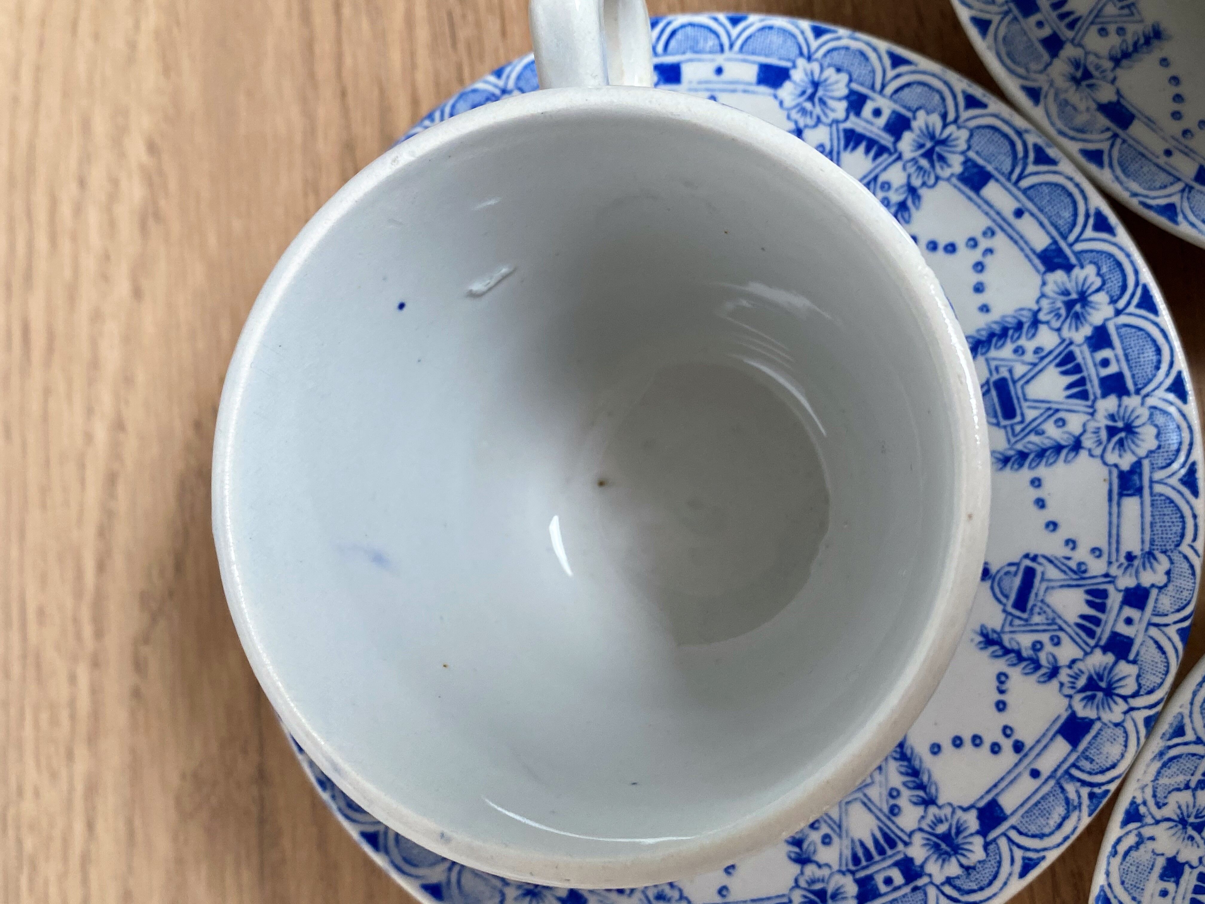 Set of 3 tea cups and their earthenware cups