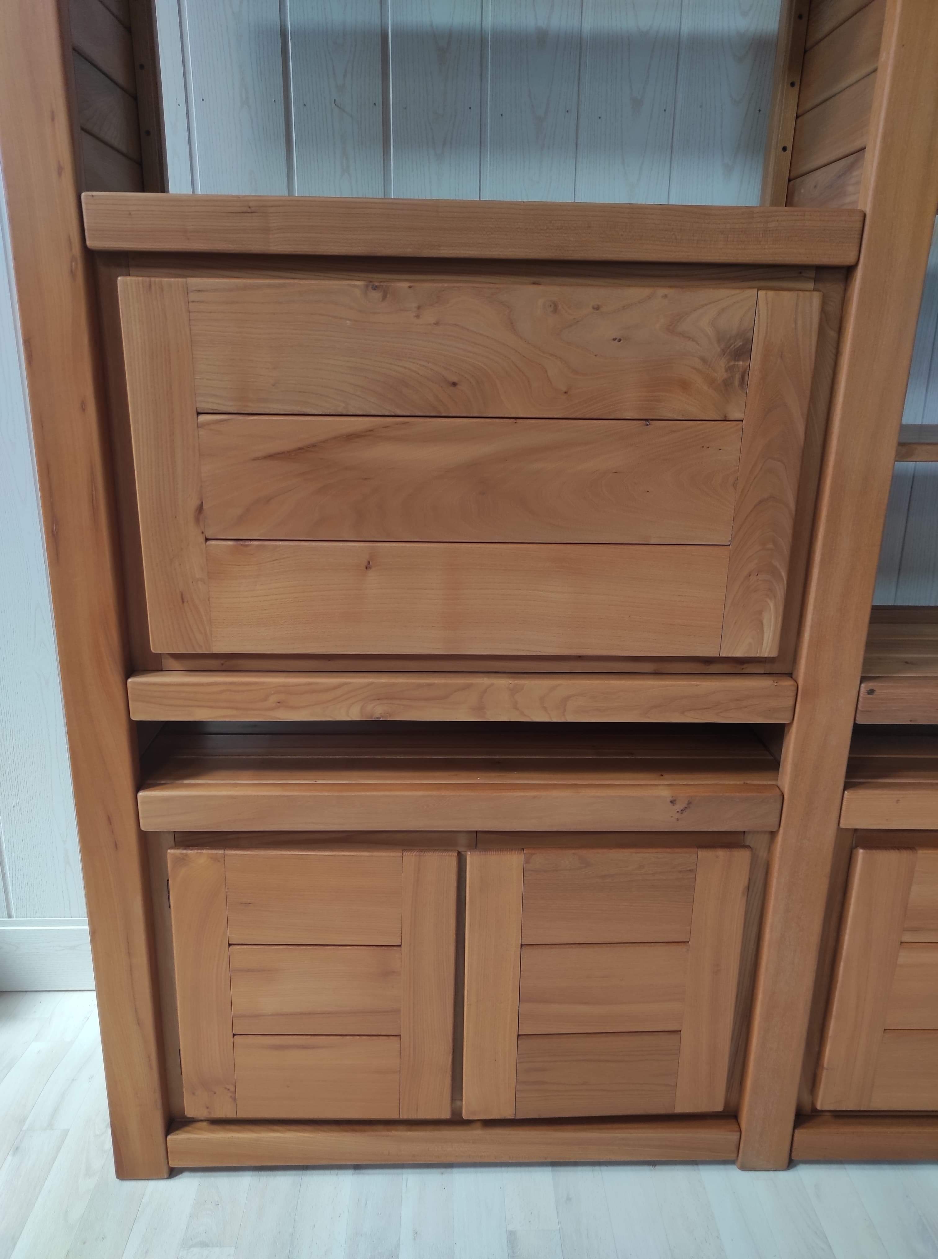 House Regain Library in solid elm