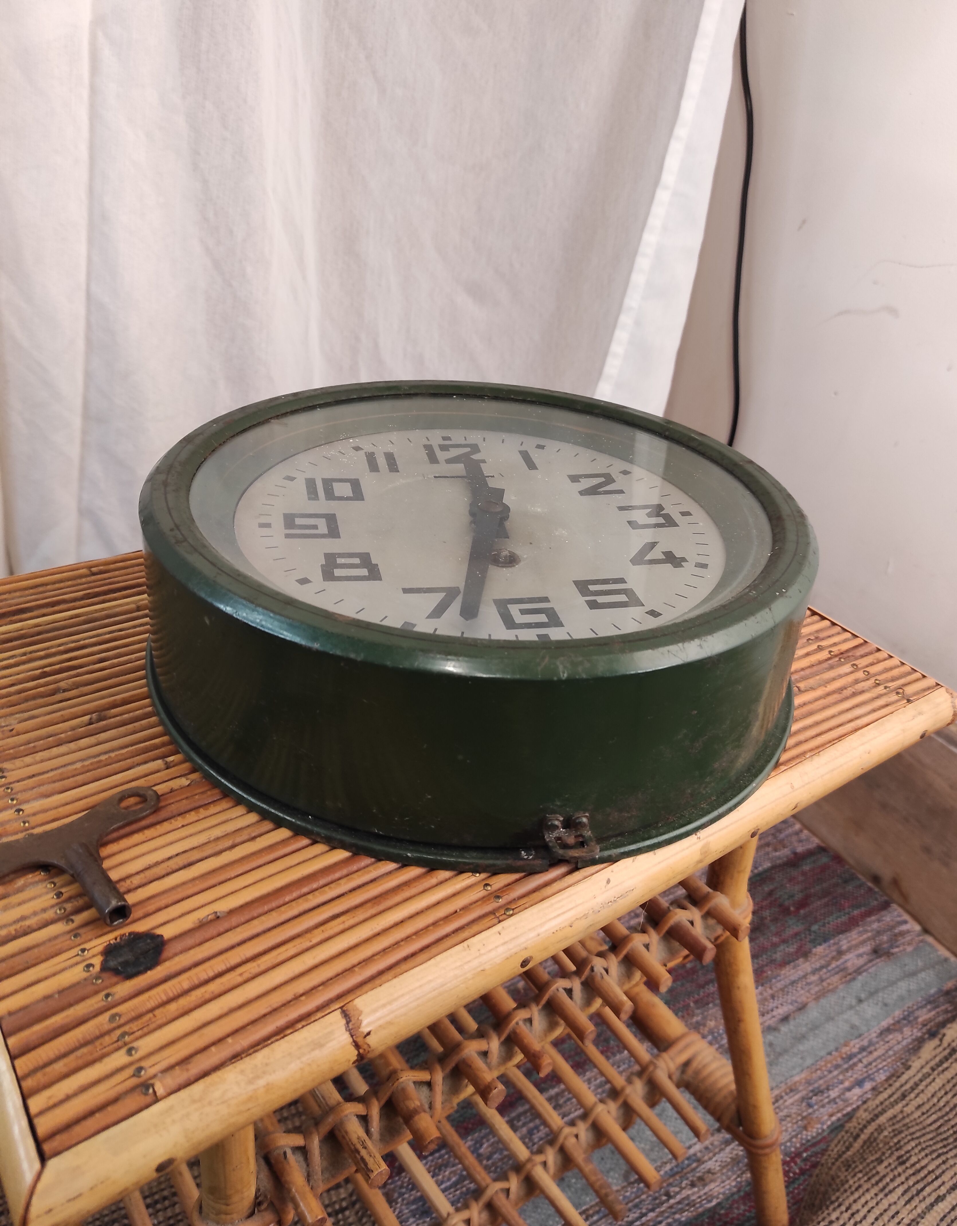 Station clock 1930