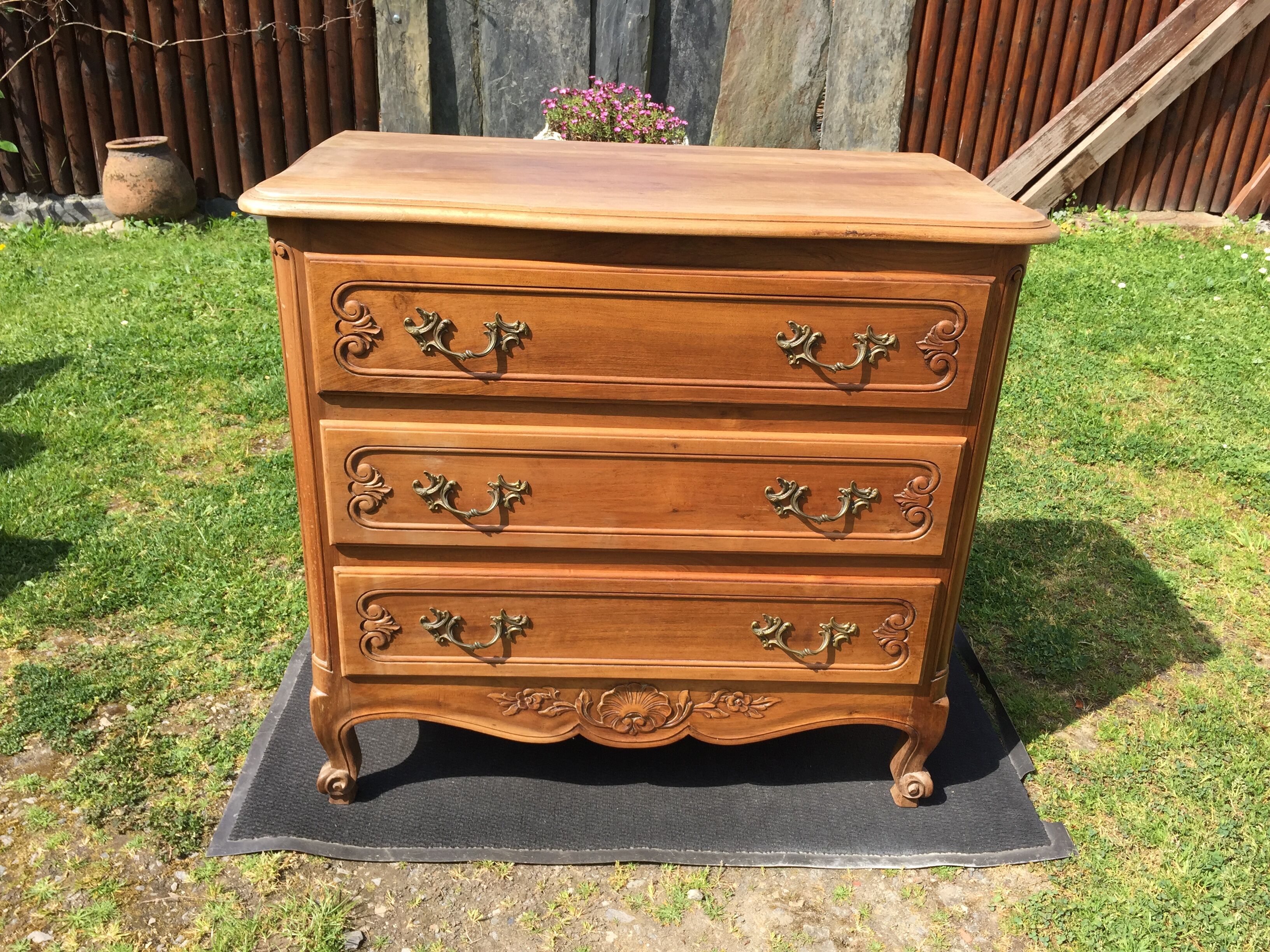 Vintage neo-Louis XV chest of drawers in solid walnut with 3 drawers