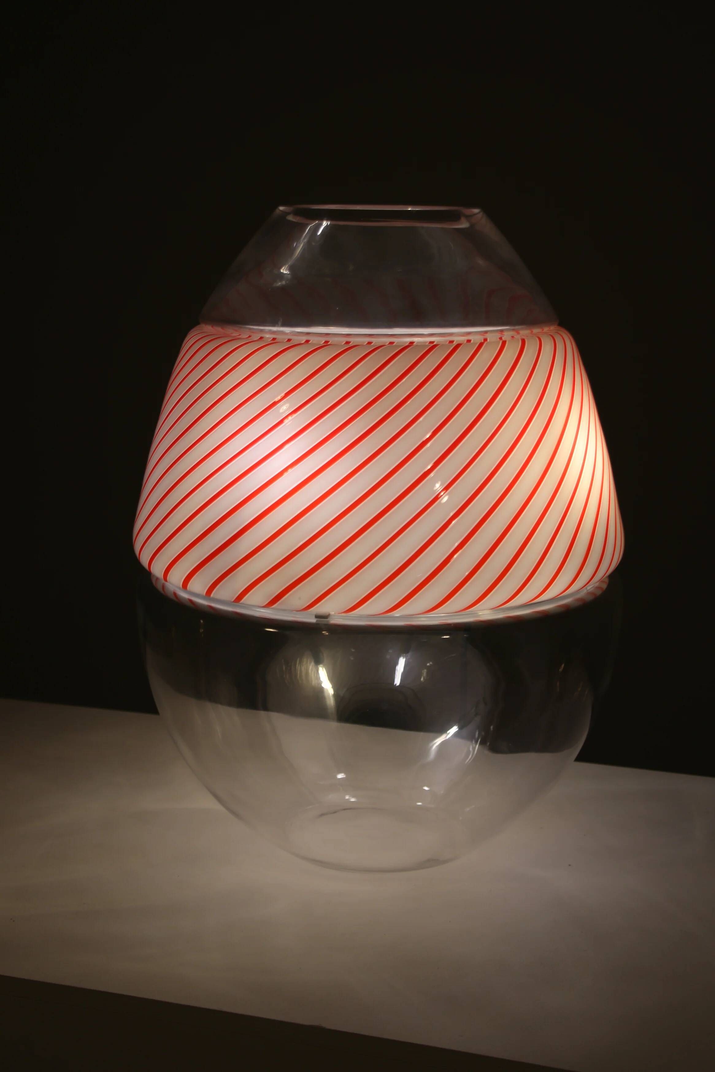 Very large egg-shaped lamp by Carlo Nason for AV Mazzega, Murano glass model LT 535, Italy, 1970s.