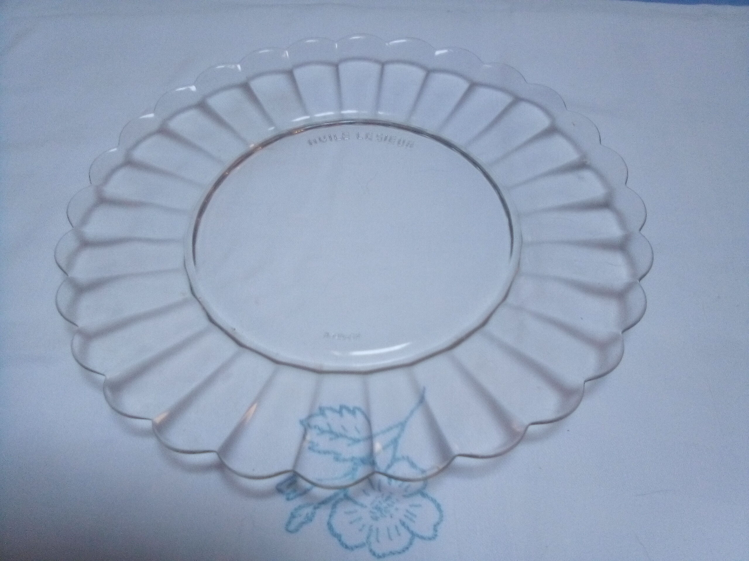 8 flat plates daisy Duralex Lesieur