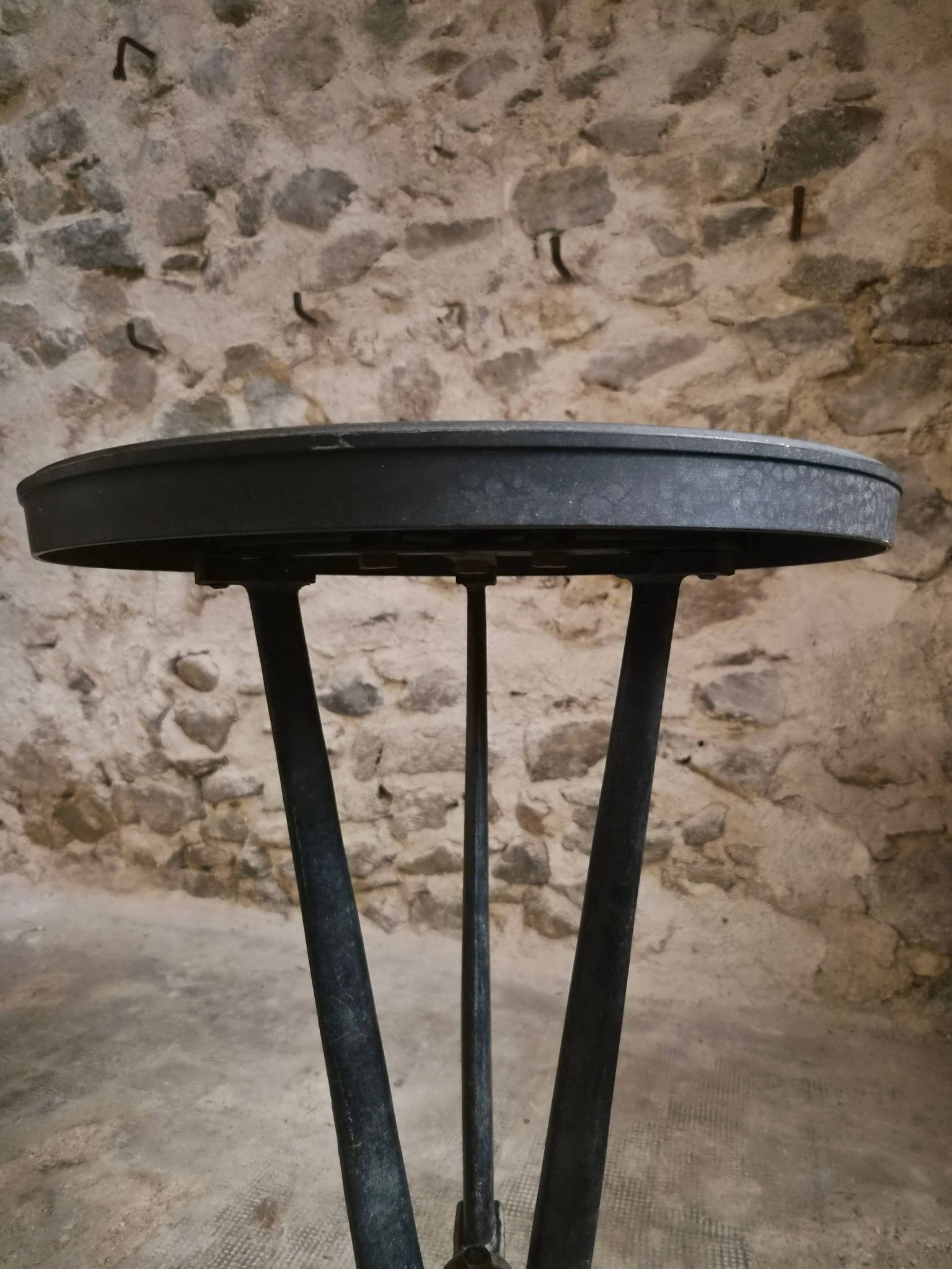 Table bistrot art déco française avec plateau Rex bakélite – c.1930–1940