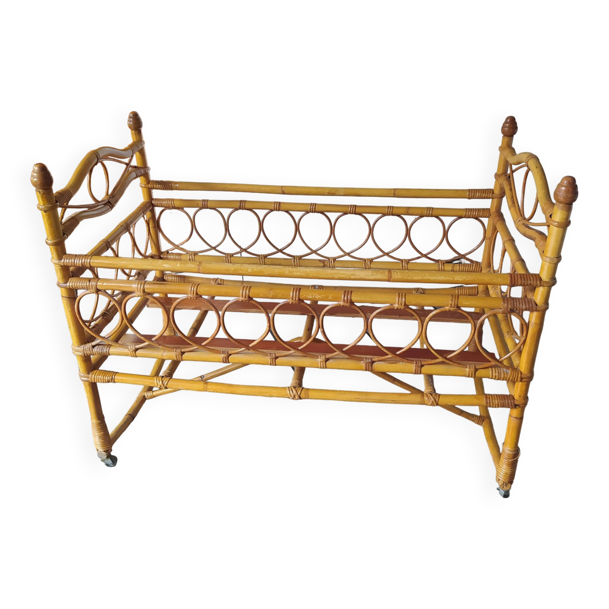 Vintage children's rattan bed from the 50s/60s