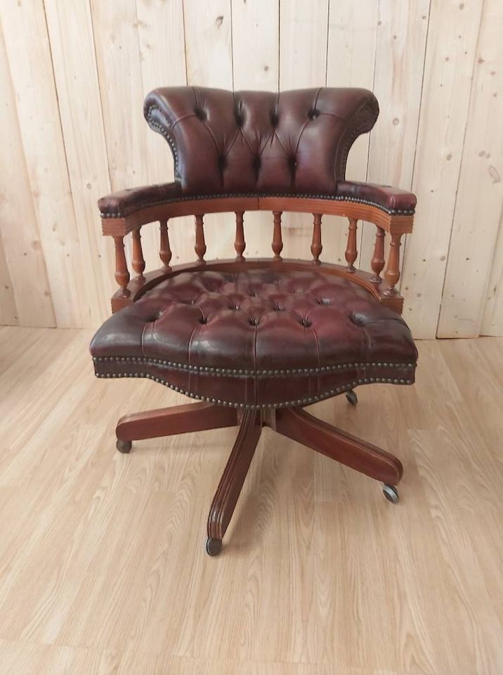 English-style armchair