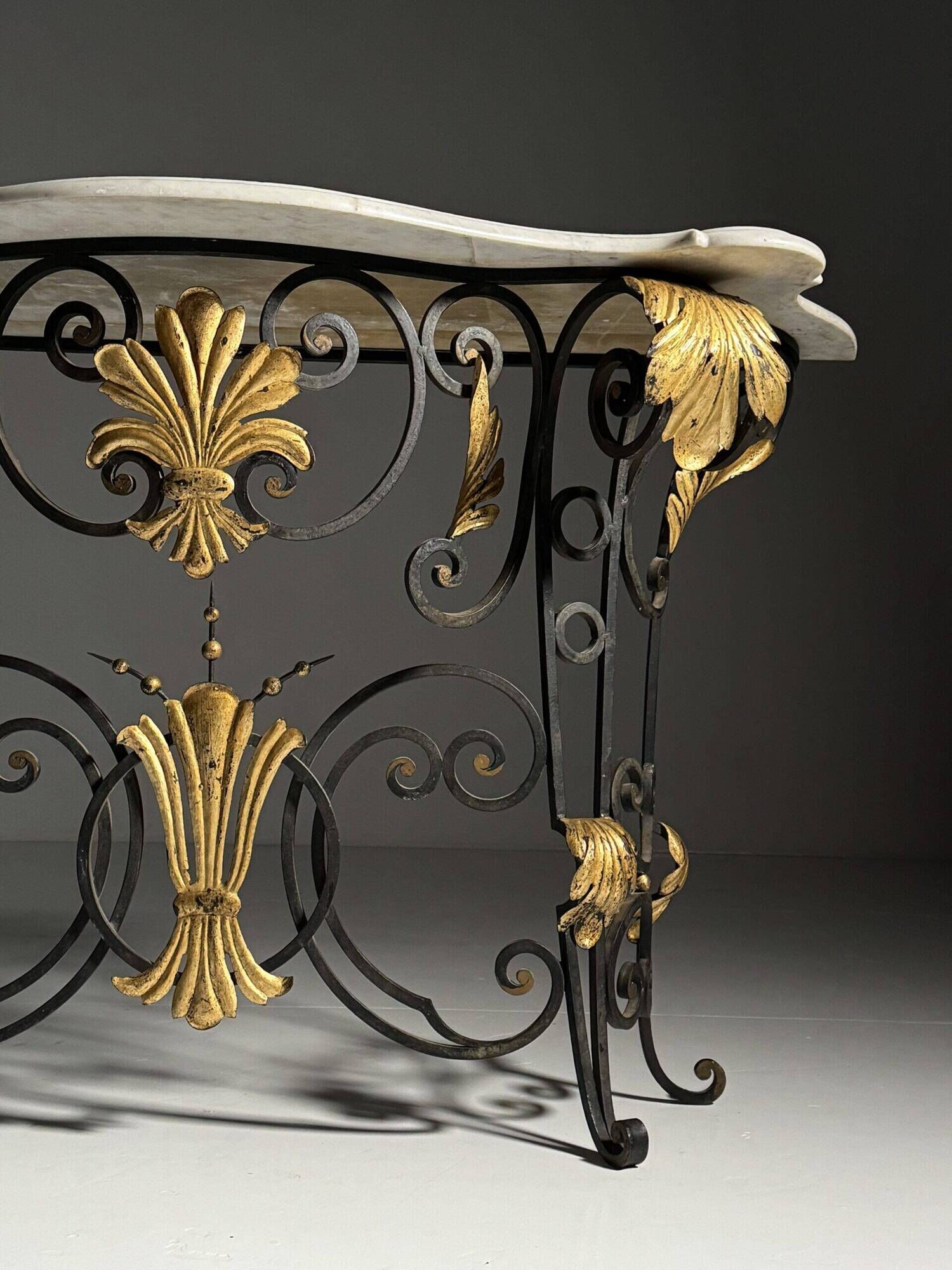 Table console en fer forgé avec marbre, années 1950