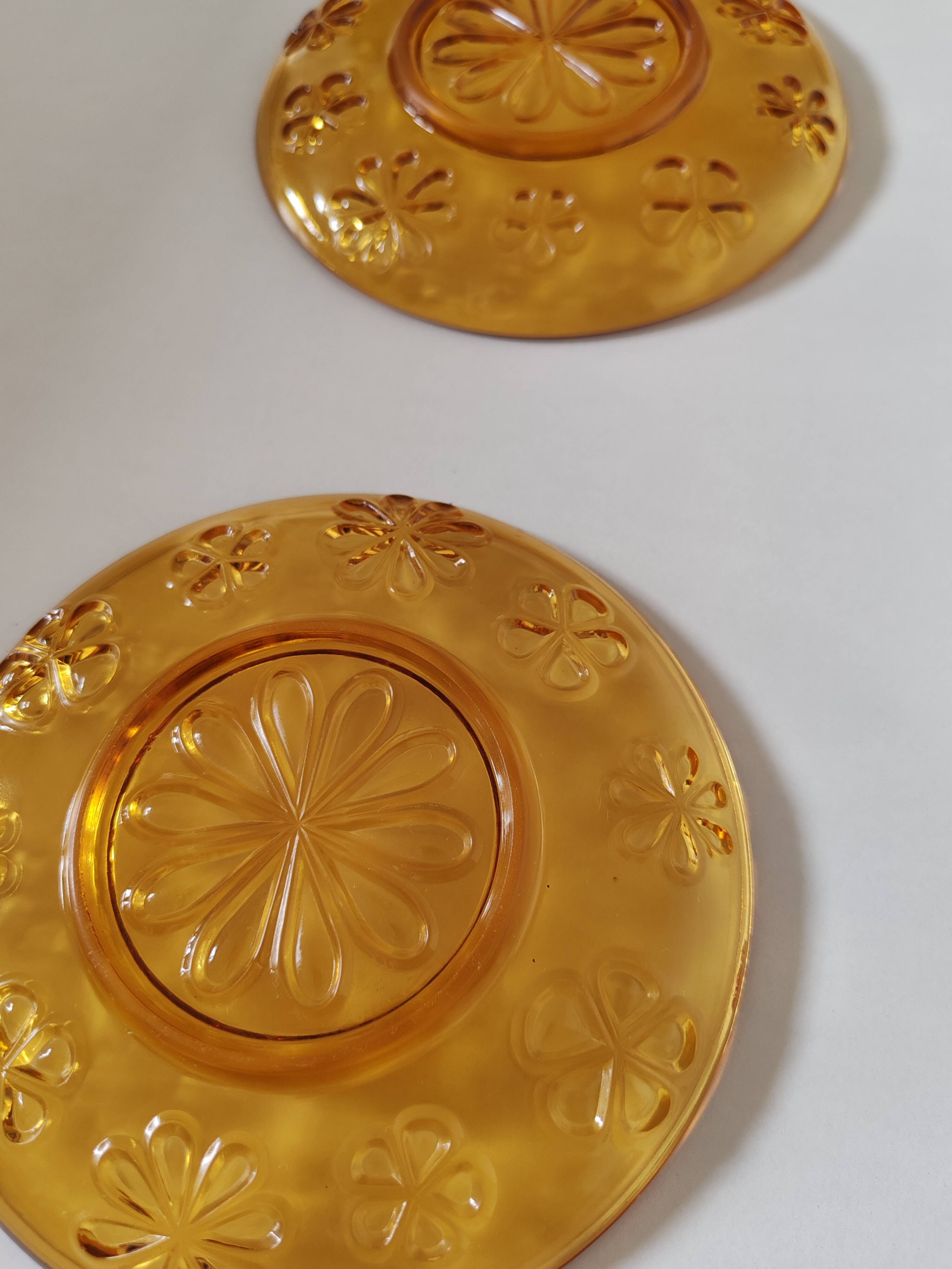Petites assiettes verre coloré Vereco