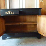 Buffet en bois brûlé shou-sugi-ban