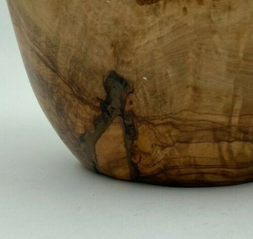Free-form wooden 1960 trend design cut for fruit