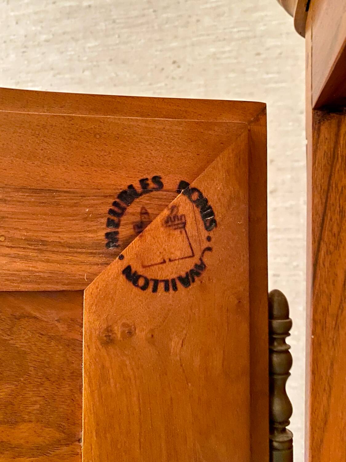 Antique wardrobe in solid oak and cherry (Louis XV style)