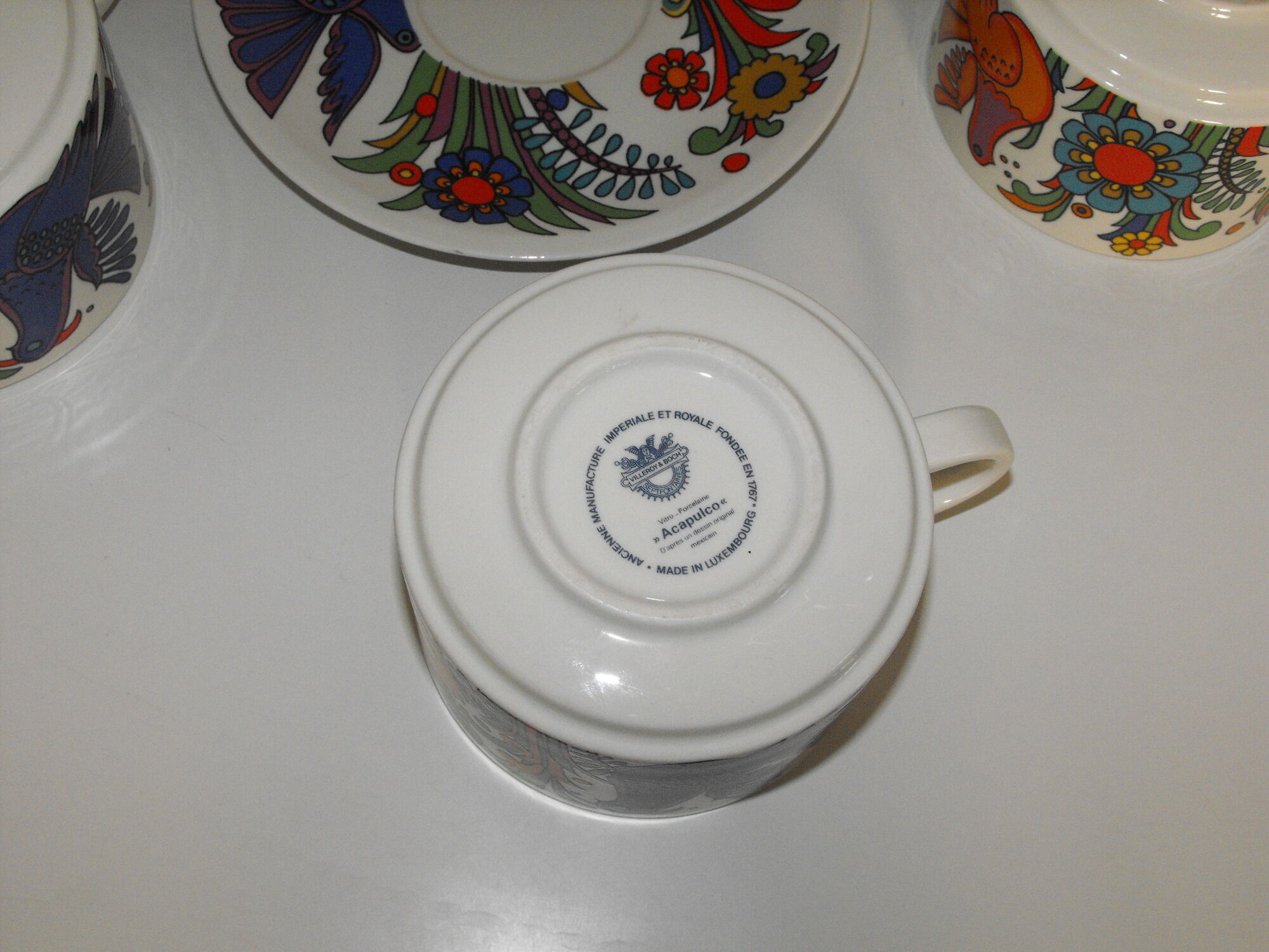 Set 2 cups and under cups to chocolate acapulco de villeroy & boch + 1 offered.