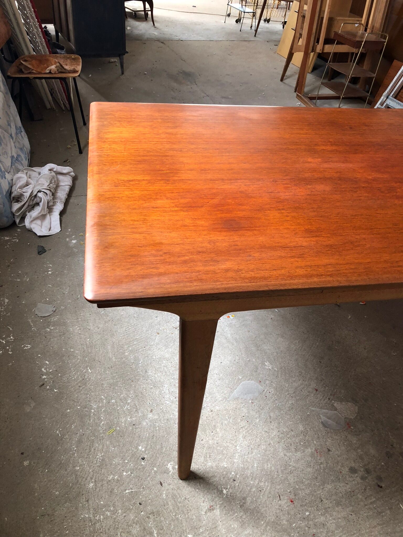 Extending scandinavian teak table