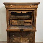 Secretary from the Louis Philippe era – a dozen – in walnut – 19th century