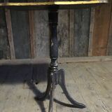 Cute little table with flower drawing