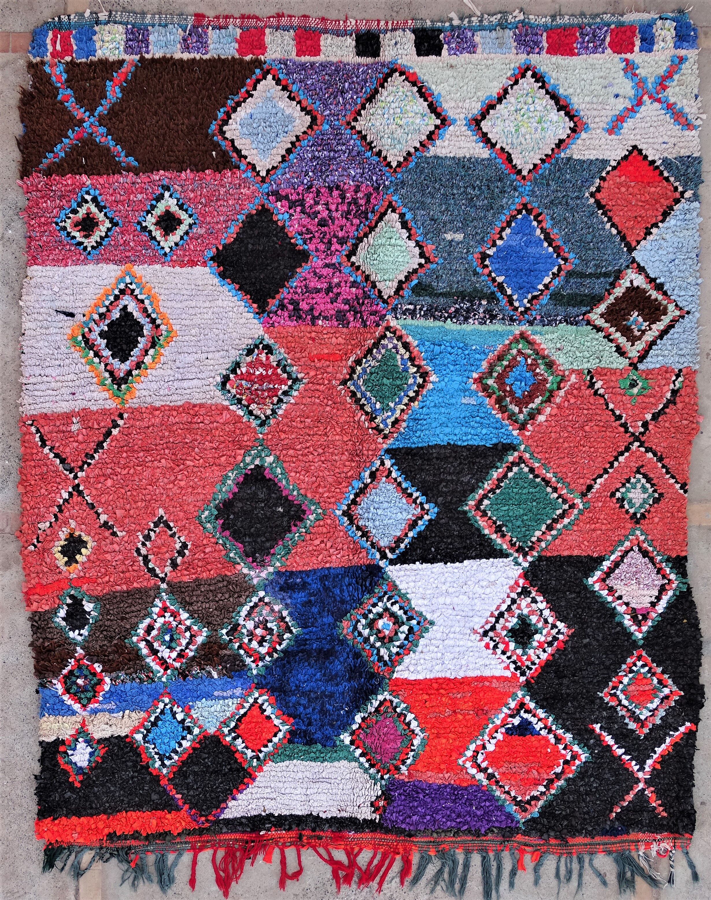 Authentic Moroccan Berber carpet kilim boucherouite 180X140 cm T53035