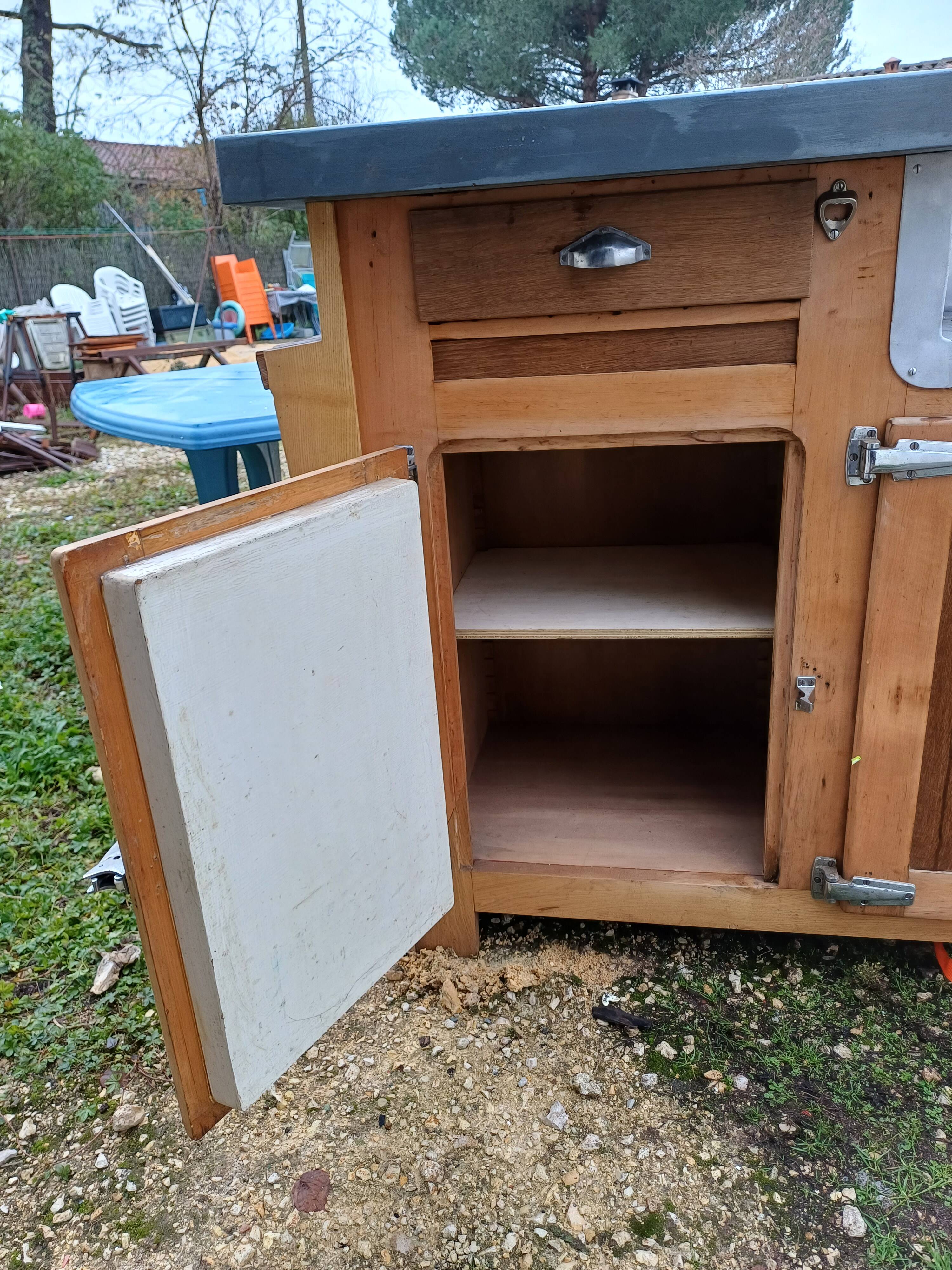 Mr. Bazin's bar counter in Limoges