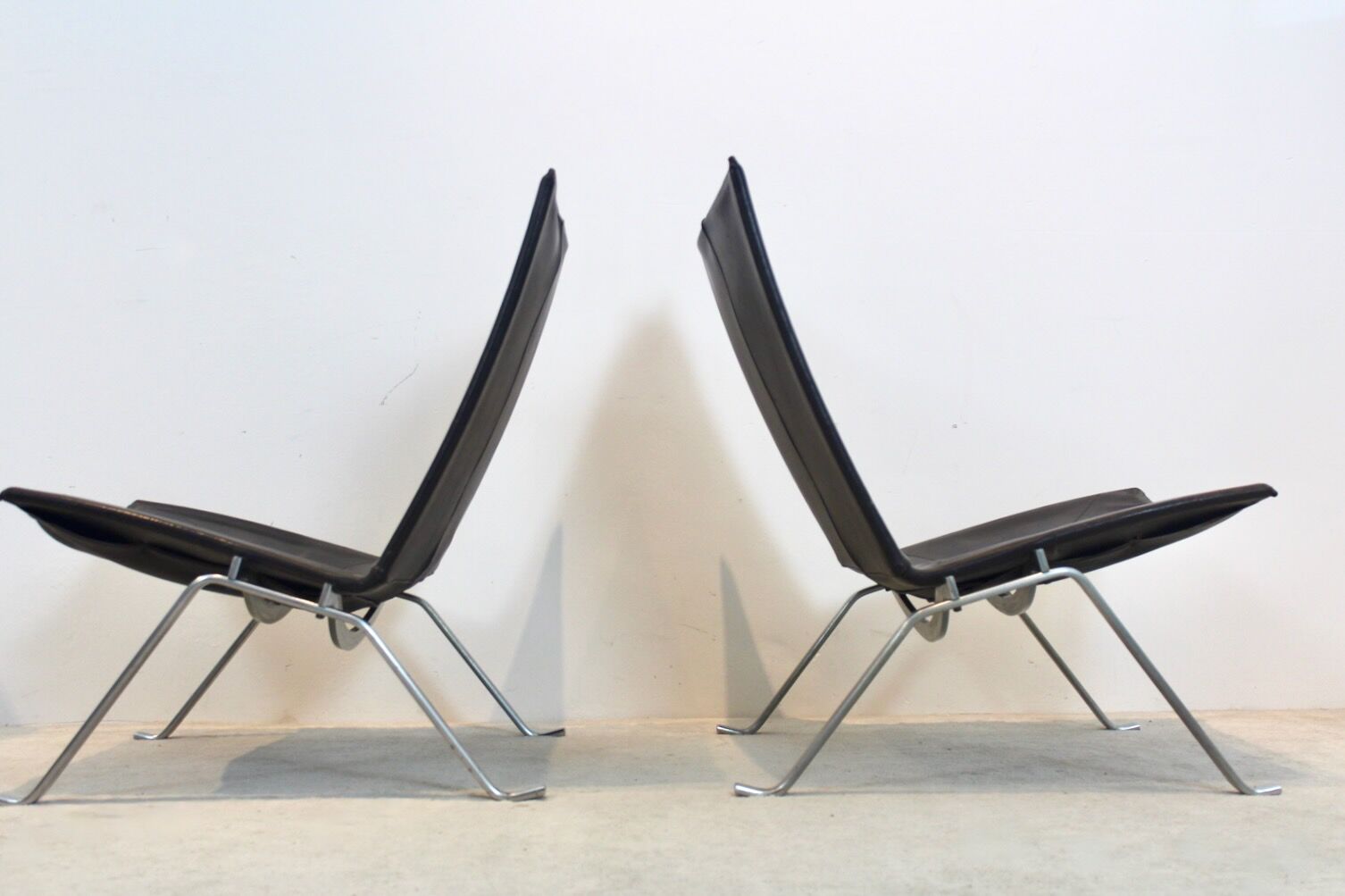 Fauteuils PK22 en cuir brun par Poul Kjærholm pour Fritz Hansen