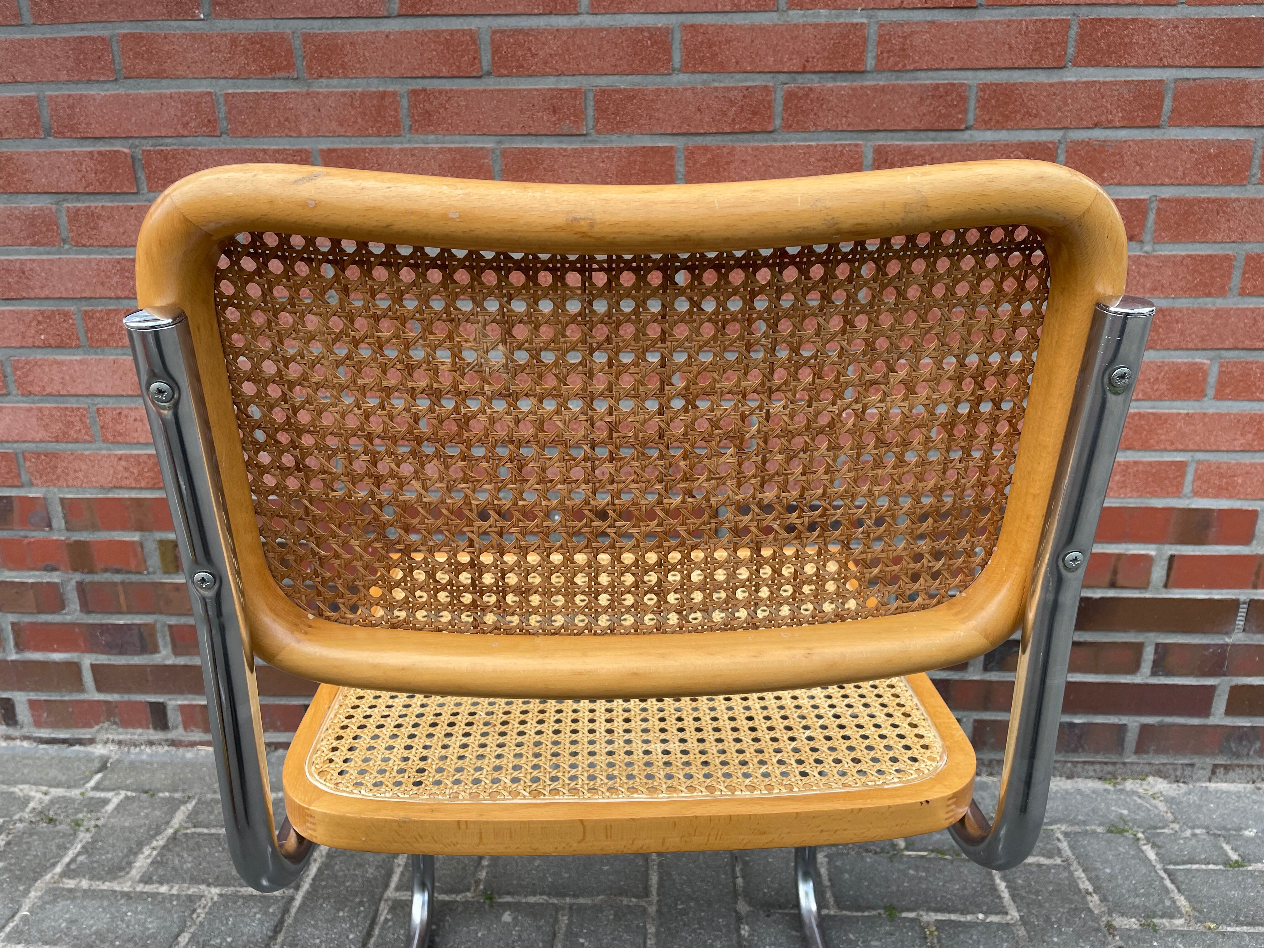 Ensemble de 4 Chaises vintage modèle Cesca B32 en chrome et bois