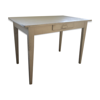 Farm table