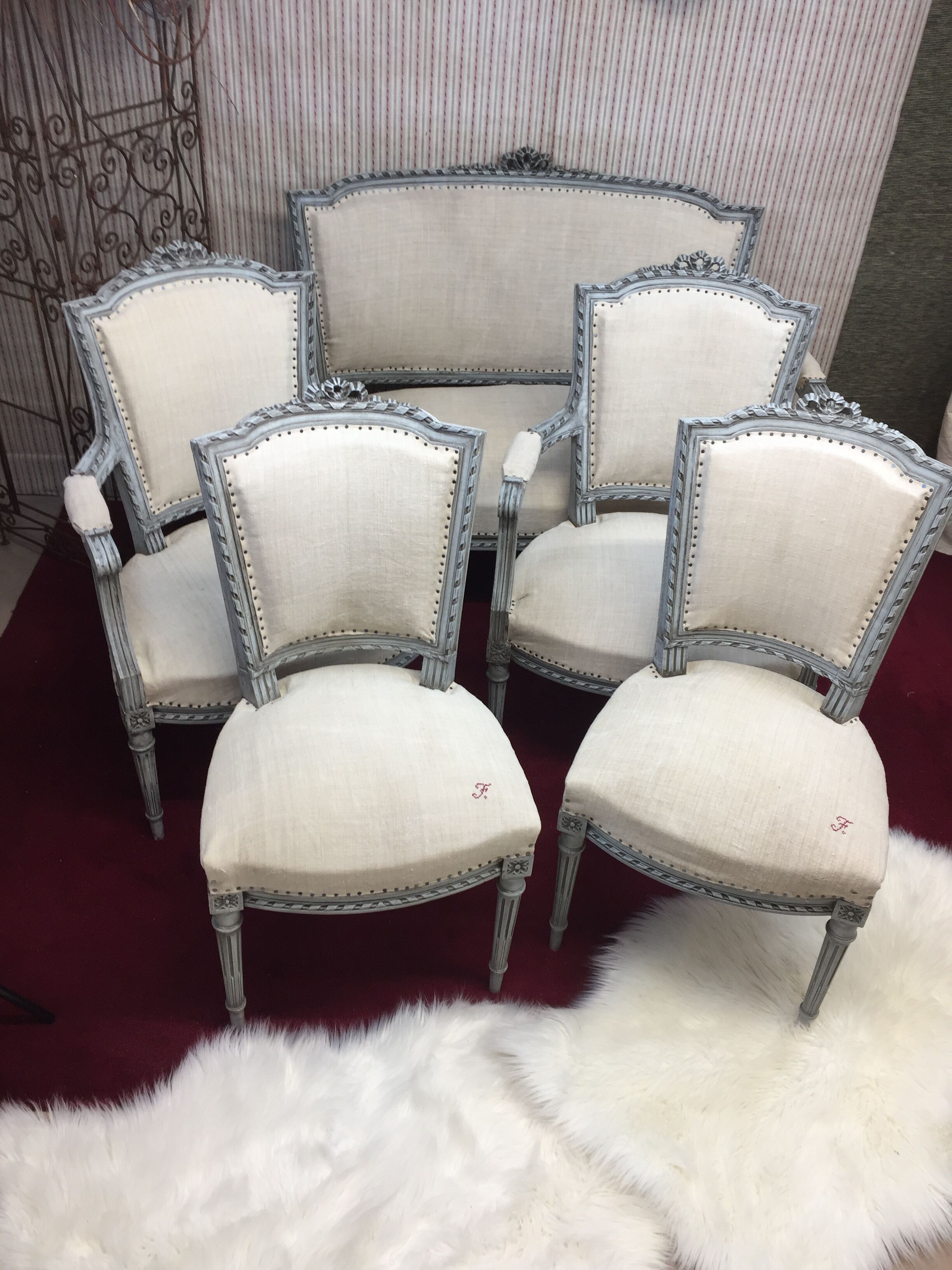 Louis XVI style wooden living room, nineteenth century, consisting of 5 elements completely renovated