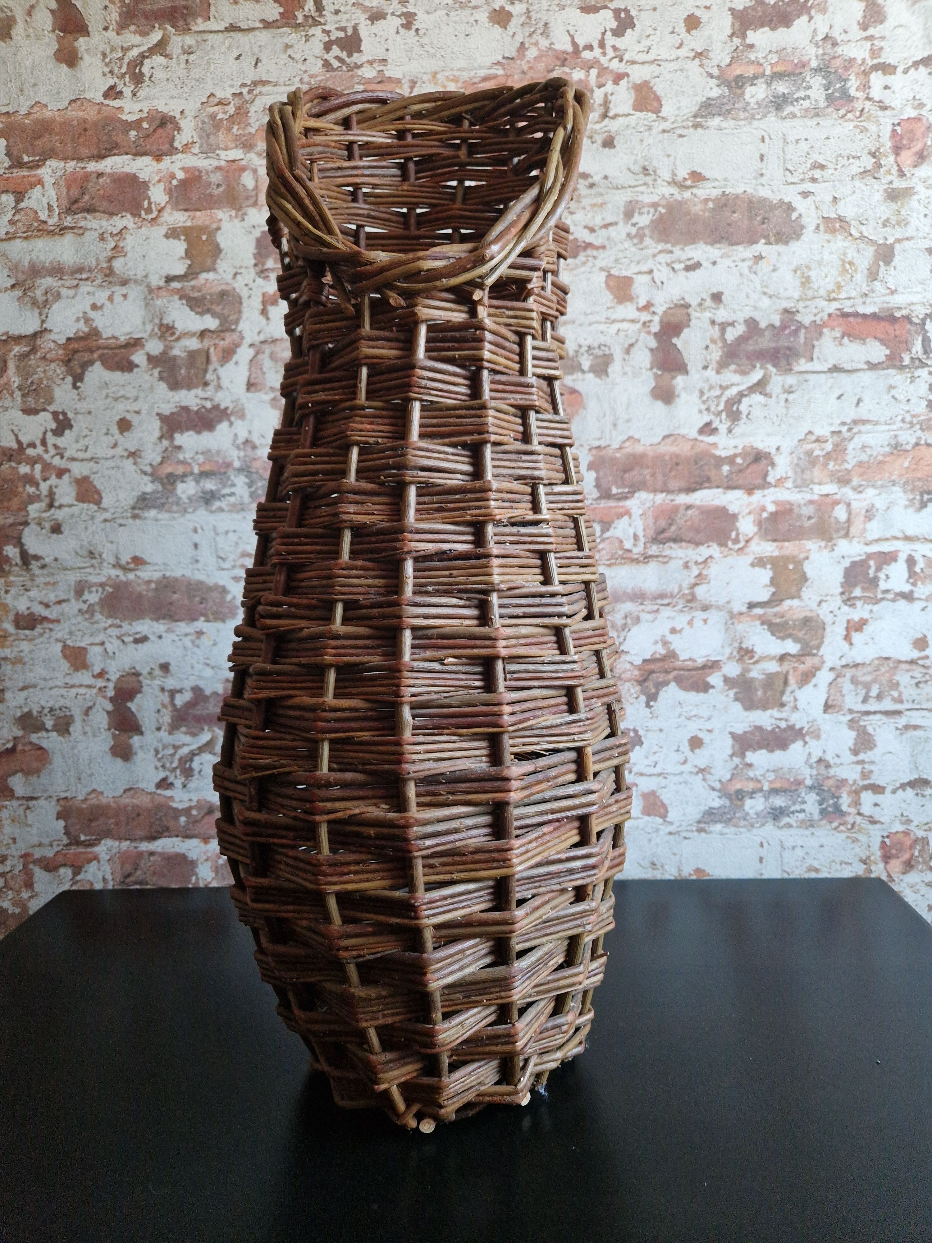 Woven wicker umbrella stand