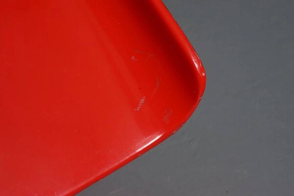 Fauteuil ''Éléphant'' rouge de Bernard Rancillac