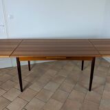 Scandinavian extendable table