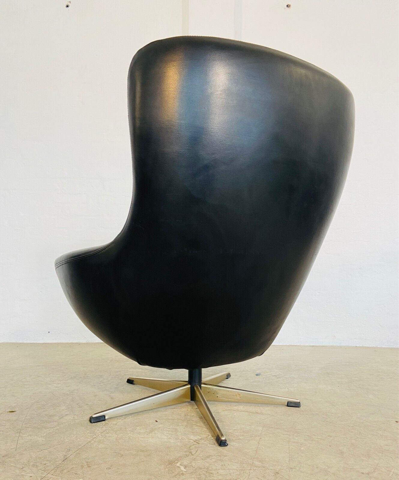 Vintage Danish mid-century black leather swivel chair, 1970s