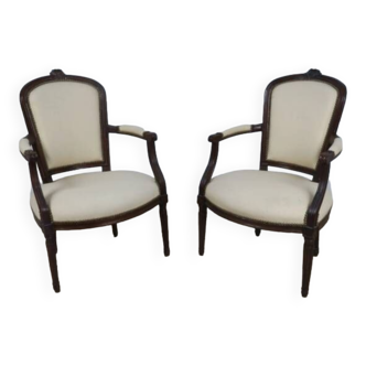 Paire de fauteuils en noyer d’époque Louis XVI