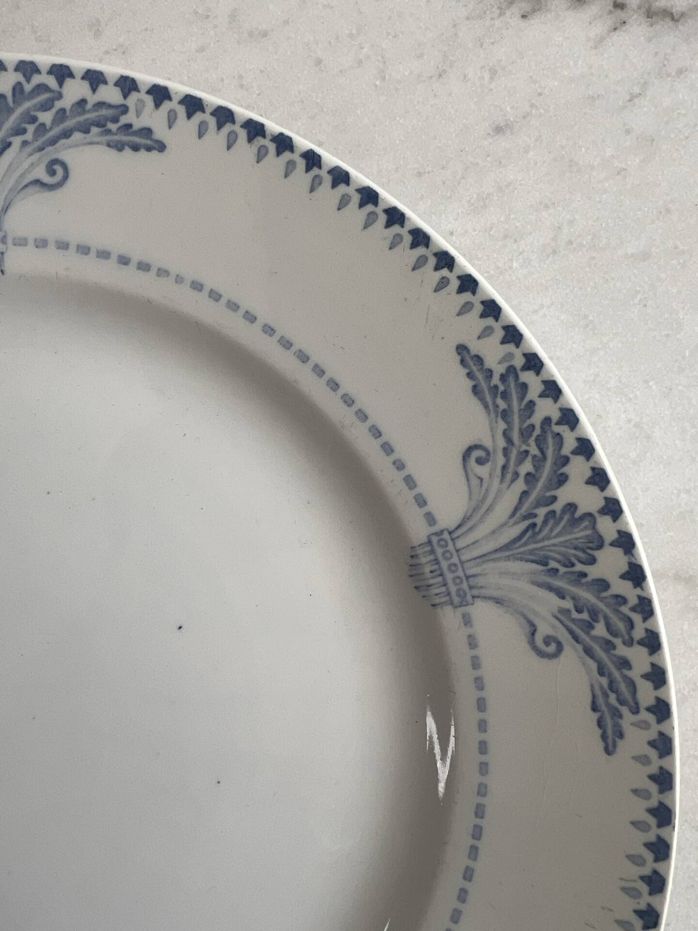 Windsor Creil and Montereau flat plate 24.5cm