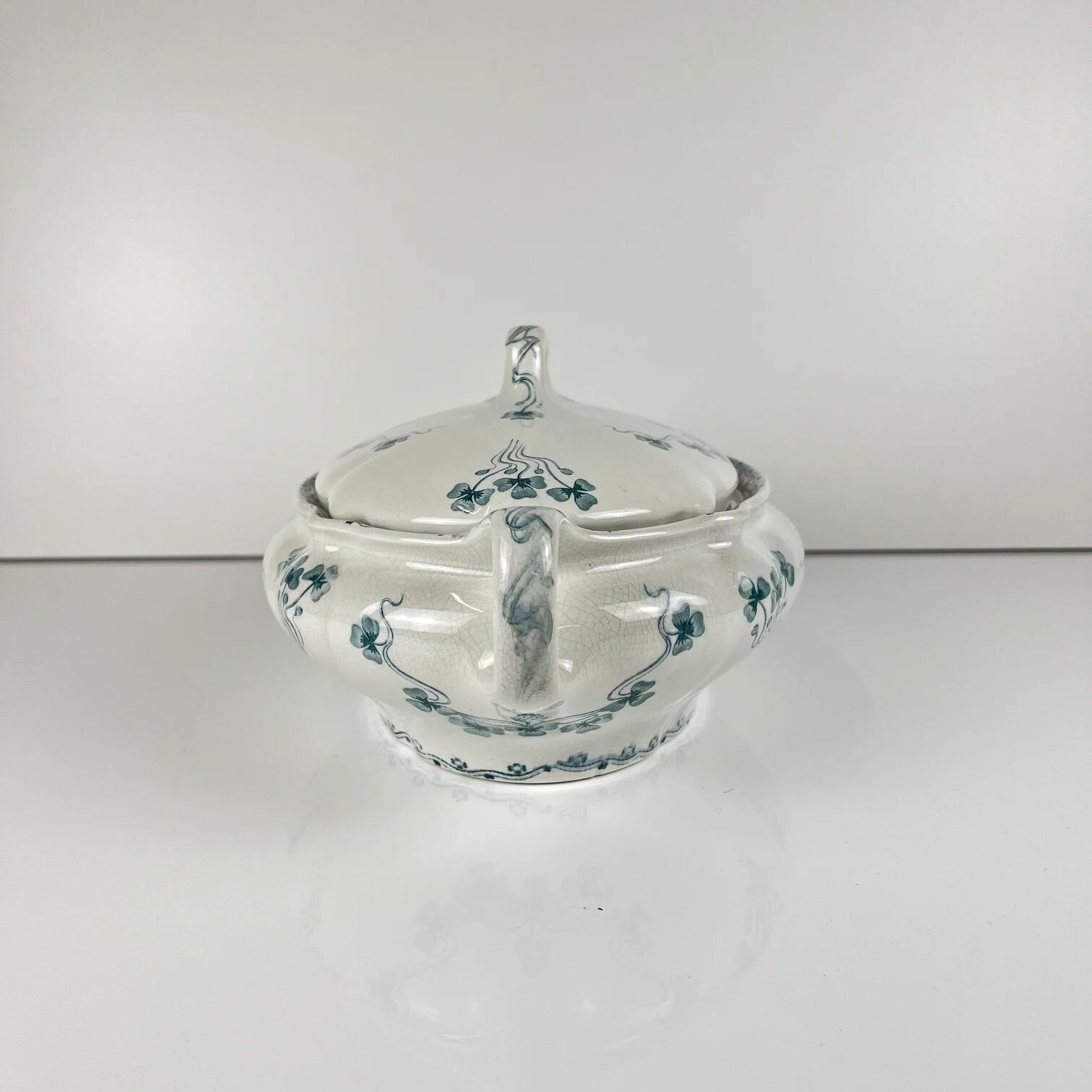 Vegetable dish Villeroy & Boch model "Clover - Klee", blue, 1890-1900