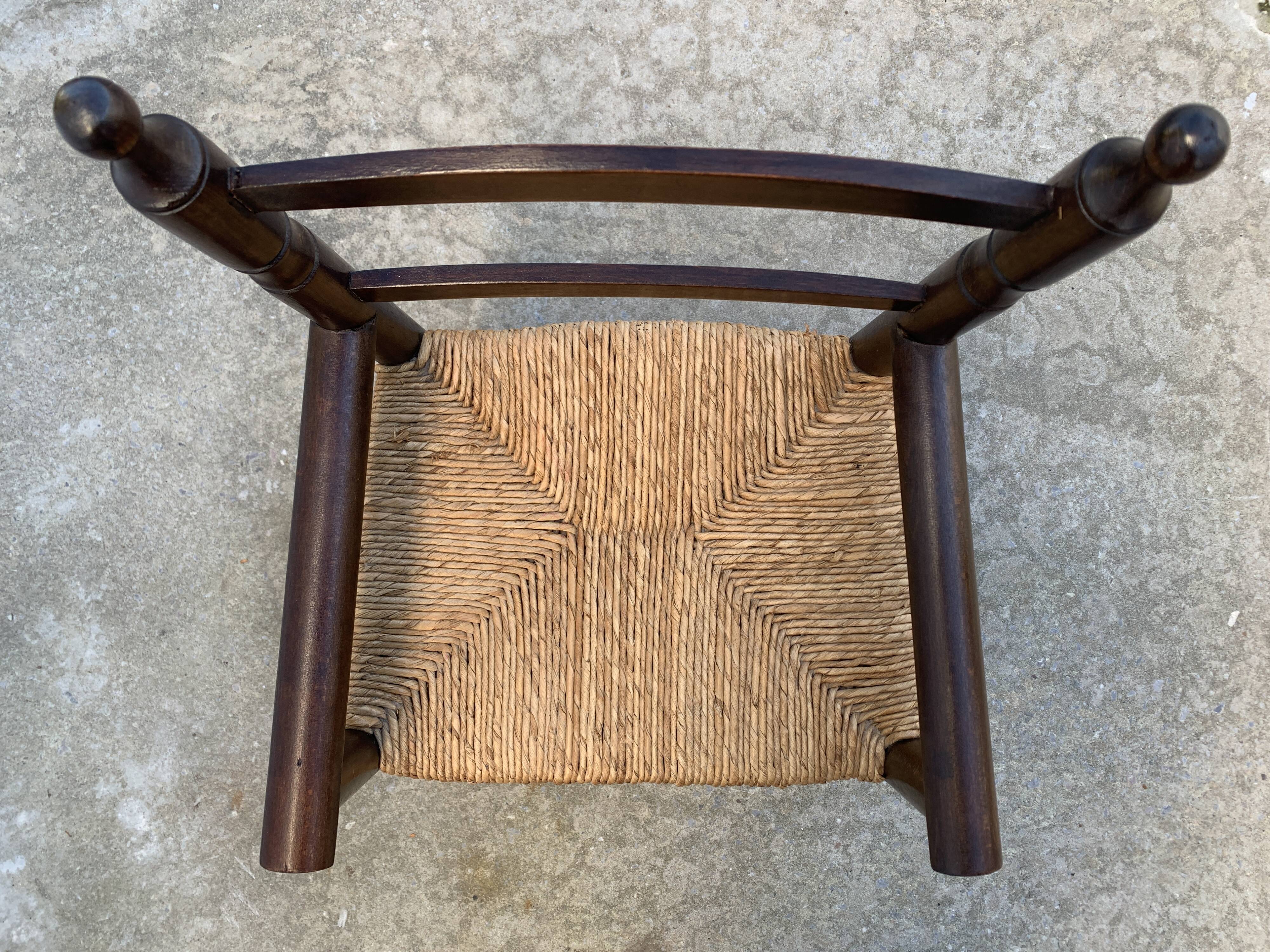 Fauteuil en bois et paille pour enfant