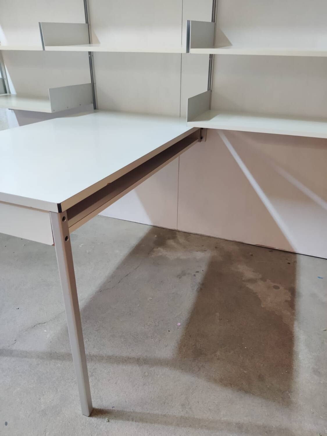 Wall shelf with desk by Dieter Rams for Vitsoe