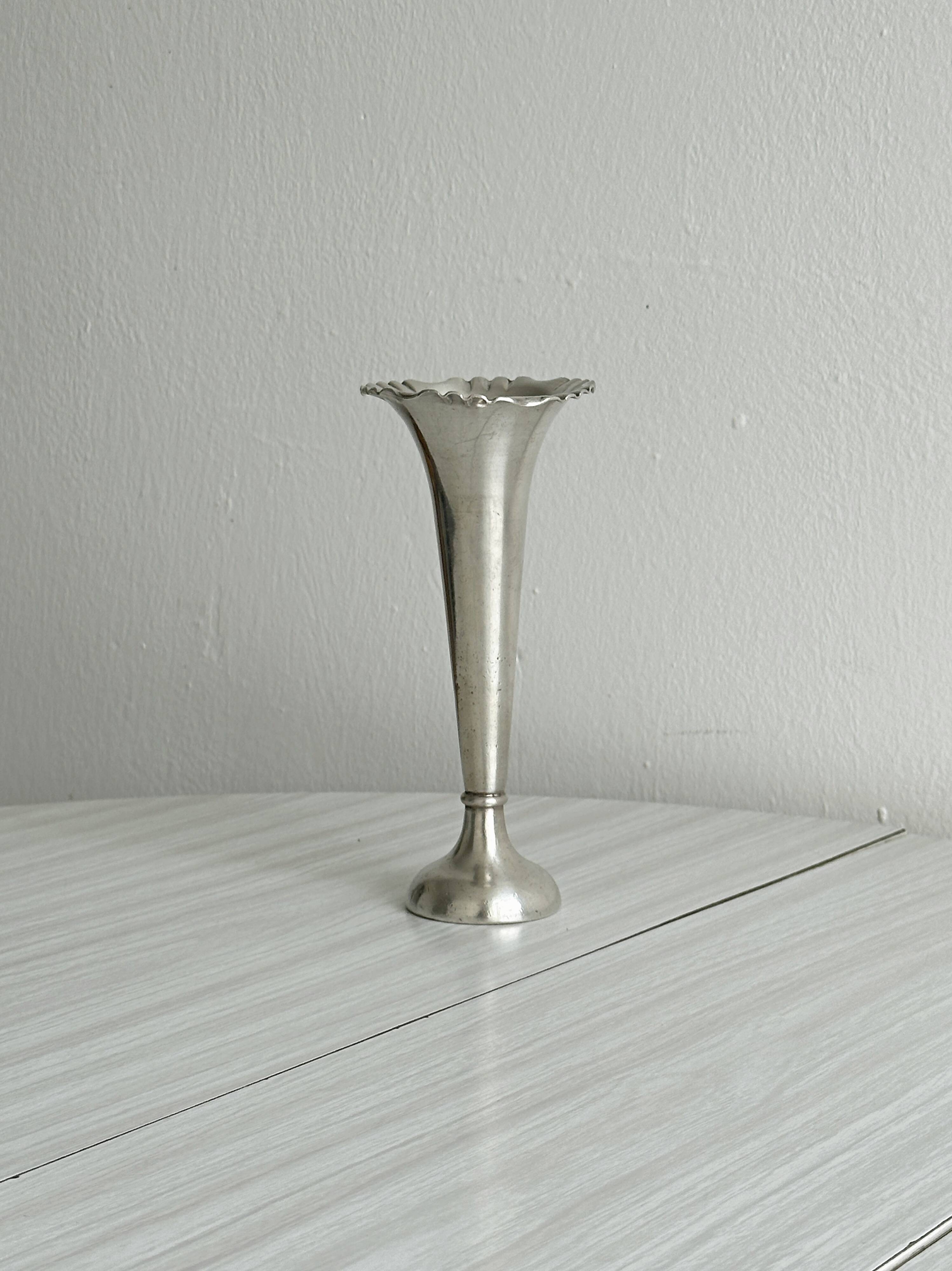 Patinated silver-plated soliflore