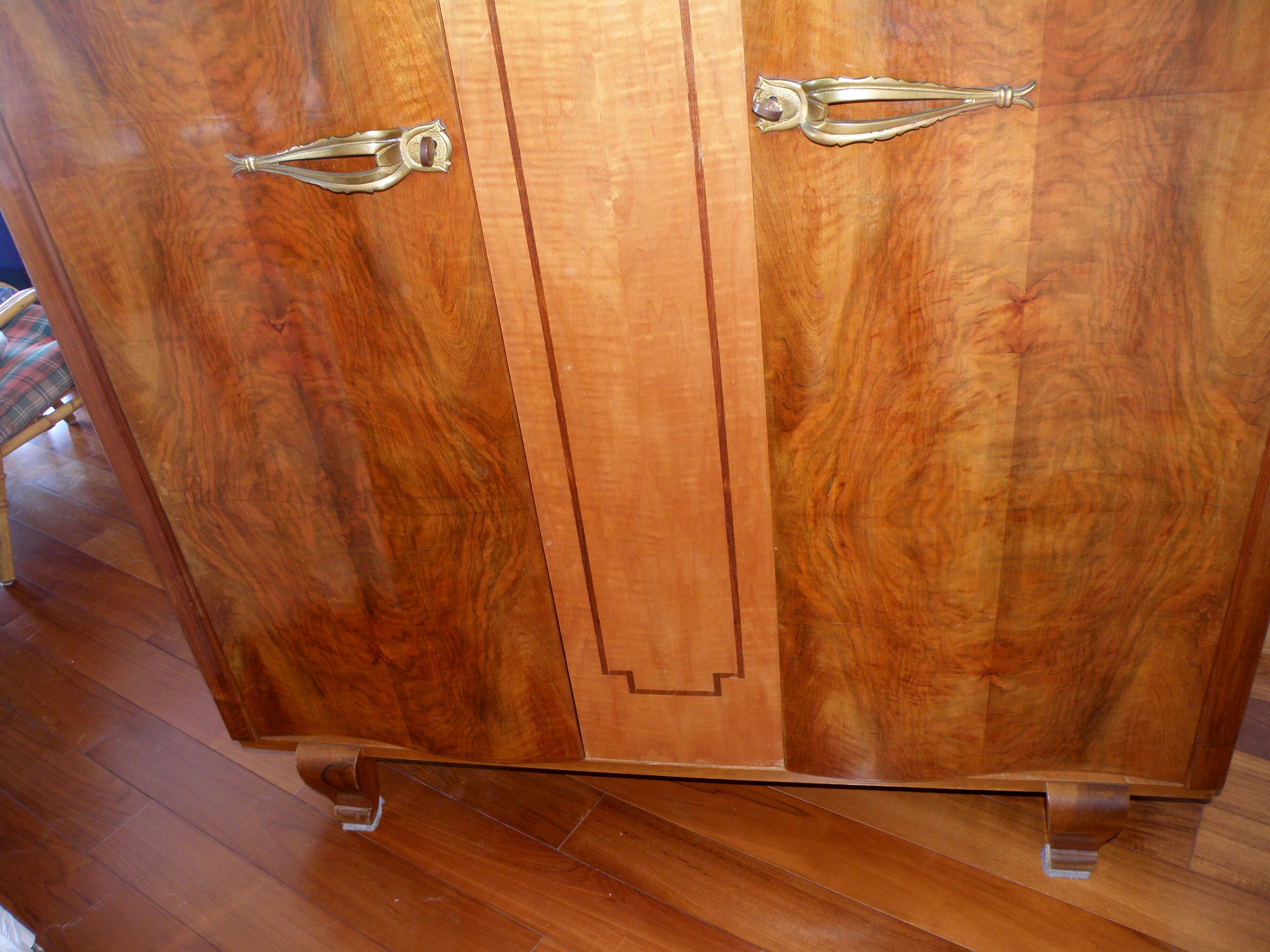 Cabinet style 1930 in walnut bramble wood