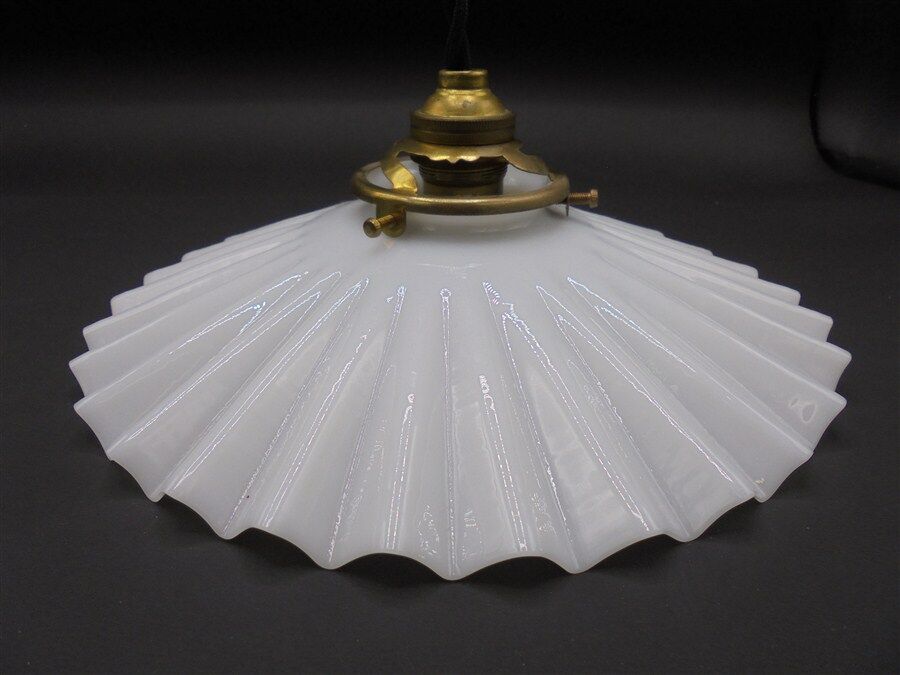 Suspension en opaline