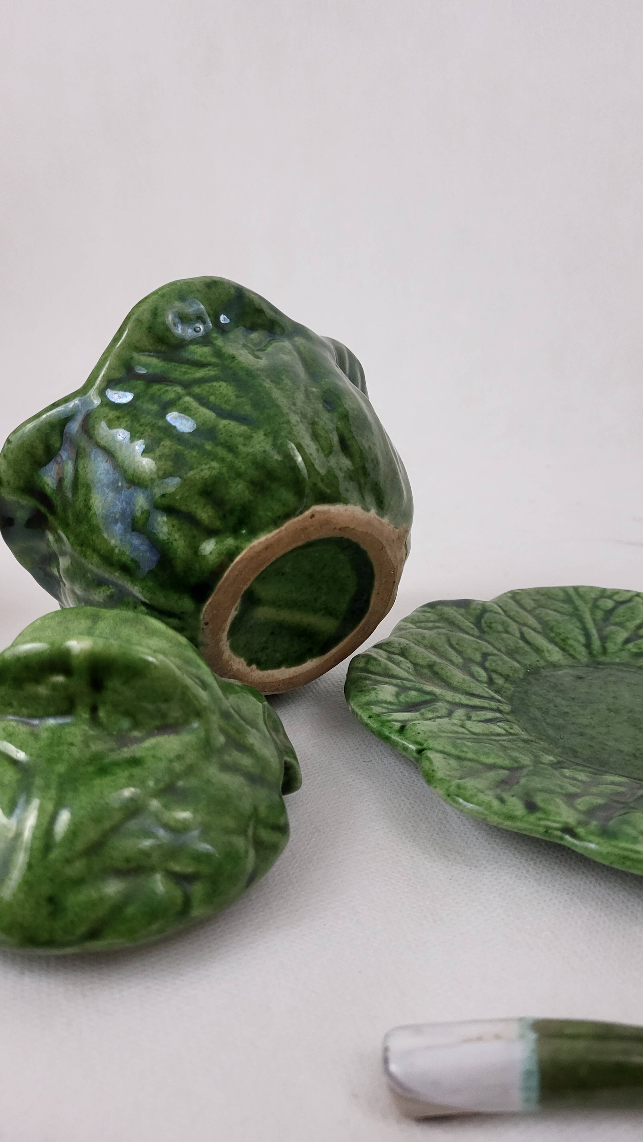 Gravy boat in slipware