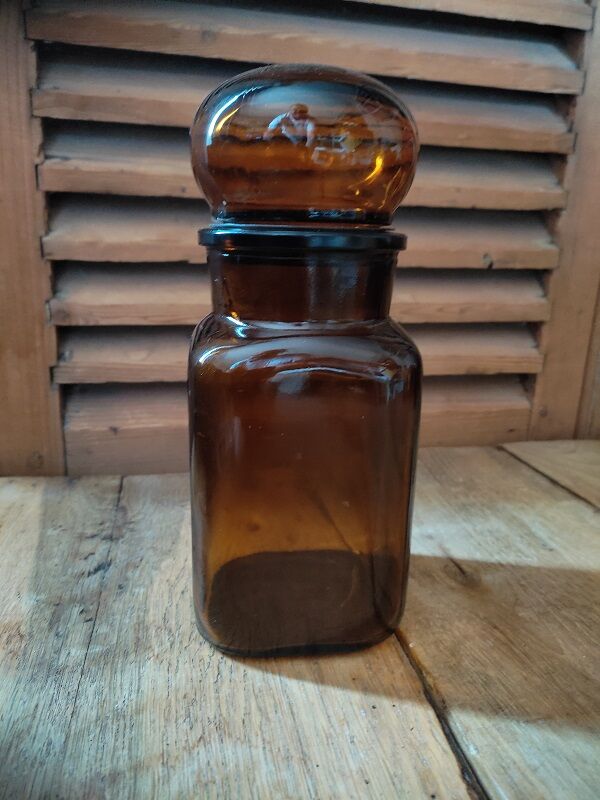 Amber glass apothecary jar round jar