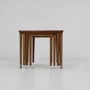 Tables gigognes mid-century en teck scandinavie