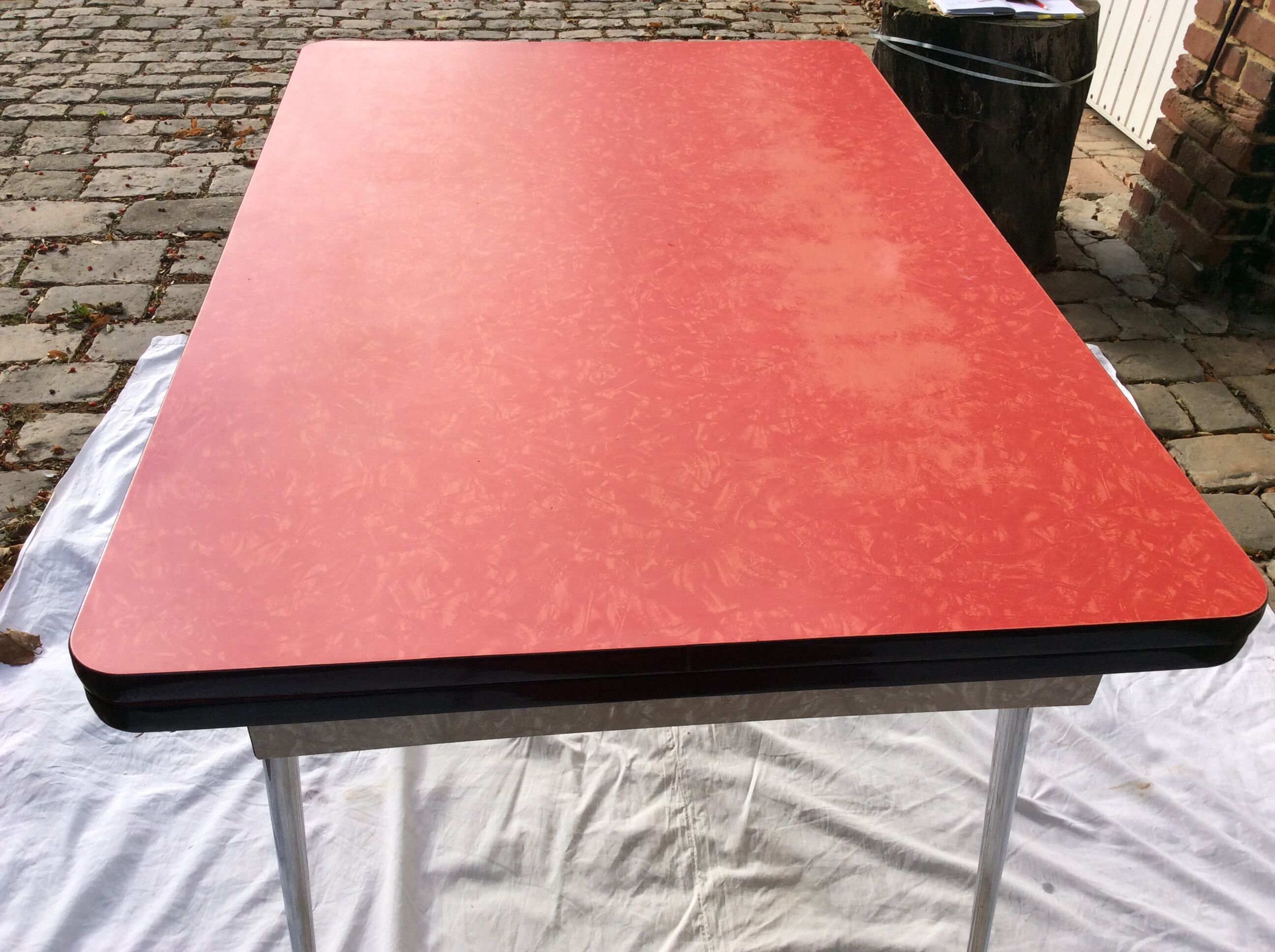 Kitchen 60' + 1 matching Chair table